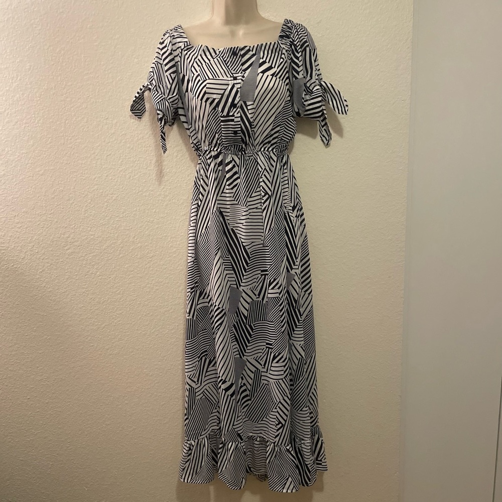 IRIS Navy Blue & White Maxi Dress. SZ L